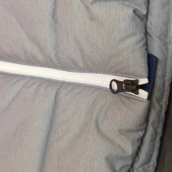 NWT Seattle Seahawks Nike Puffer vest. Right chest silk screen Seahawks logo - Picture 4 of 8